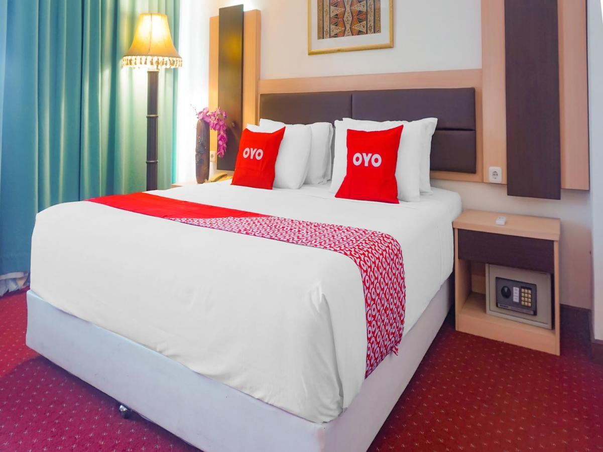 Oyo 3967 Hotel Pantai Wisata Makassar Luaran gambar