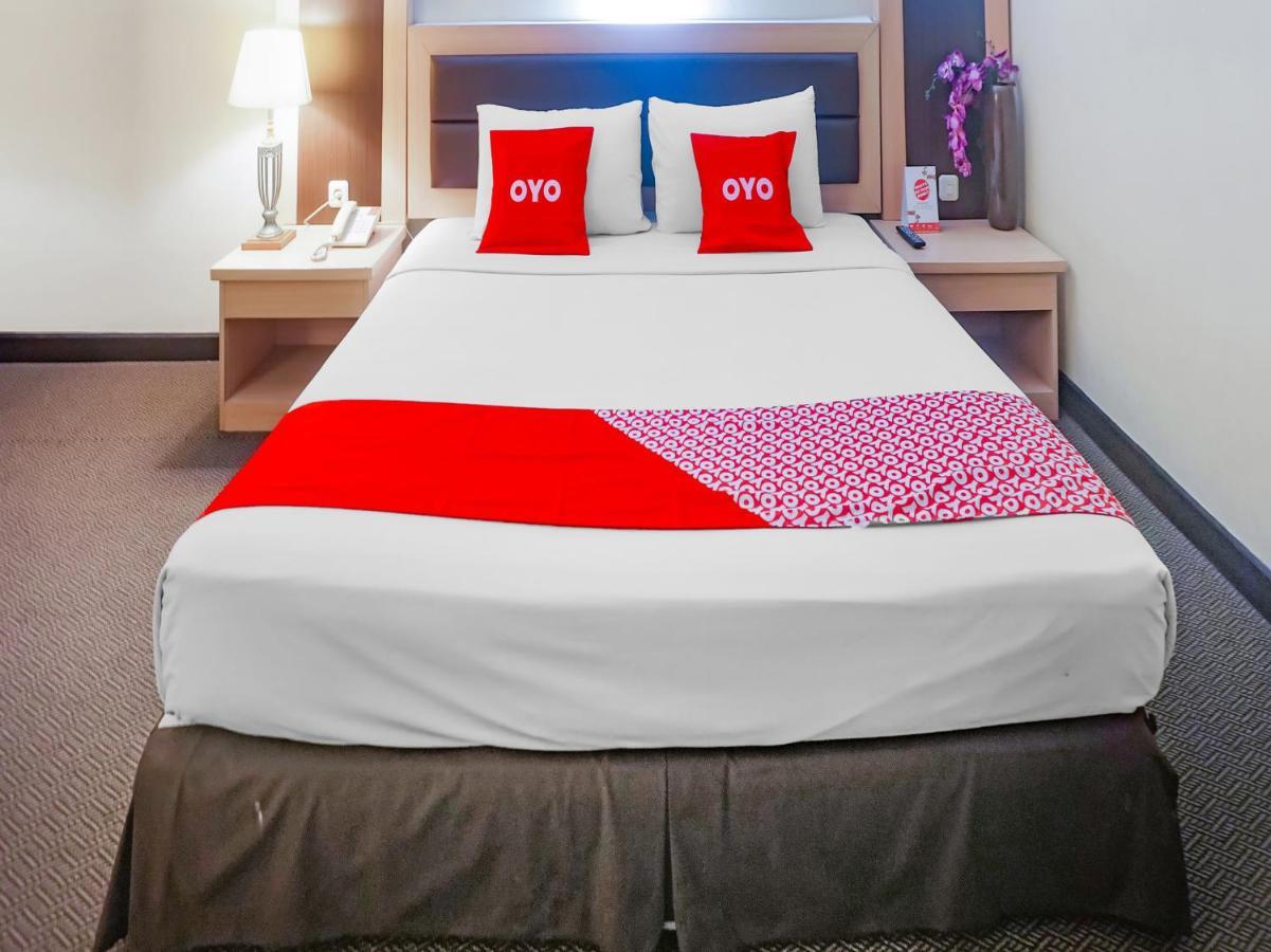 Oyo 3967 Hotel Pantai Wisata Makassar Luaran gambar
