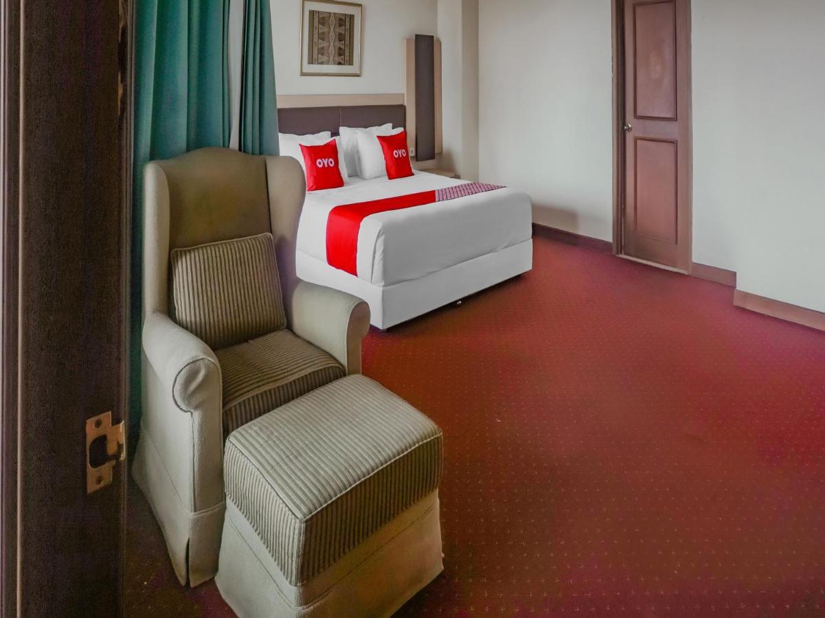 Oyo 3967 Hotel Pantai Wisata Makassar Luaran gambar