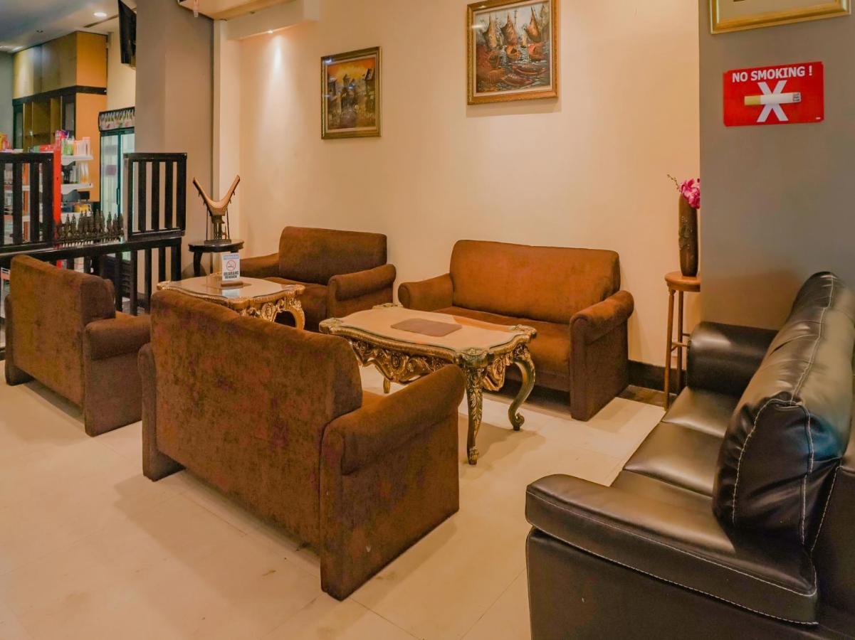 Oyo 3967 Hotel Pantai Wisata Makassar Luaran gambar