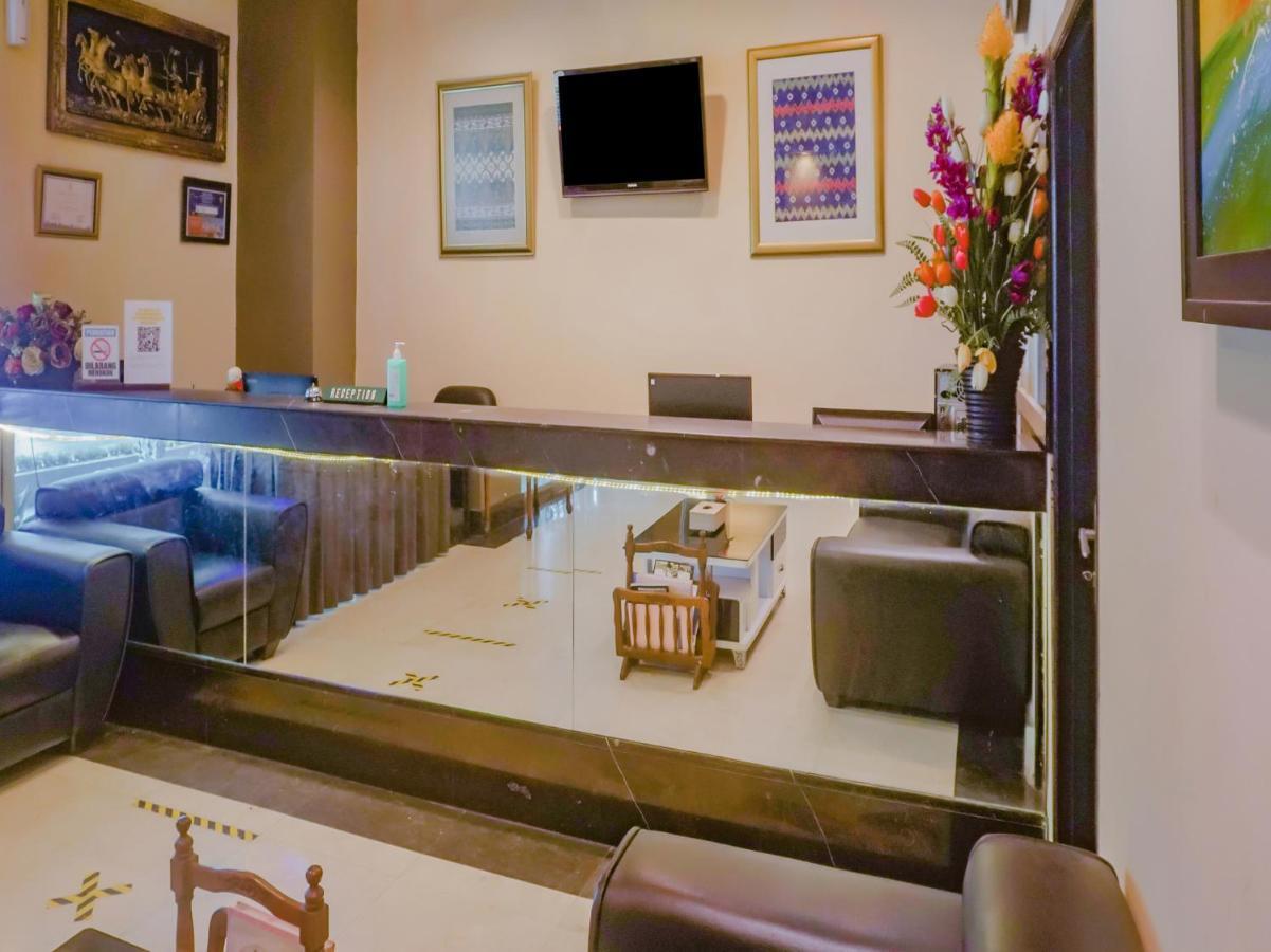 Oyo 3967 Hotel Pantai Wisata Makassar Luaran gambar