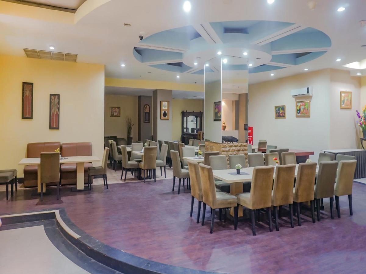 Oyo 3967 Hotel Pantai Wisata Makassar Luaran gambar