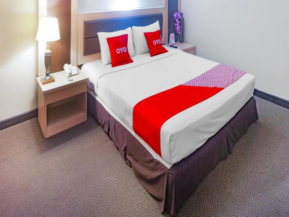 Oyo 3967 Hotel Pantai Wisata Makassar Luaran gambar