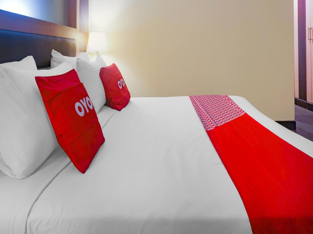 Oyo 3967 Hotel Pantai Wisata Makassar Luaran gambar