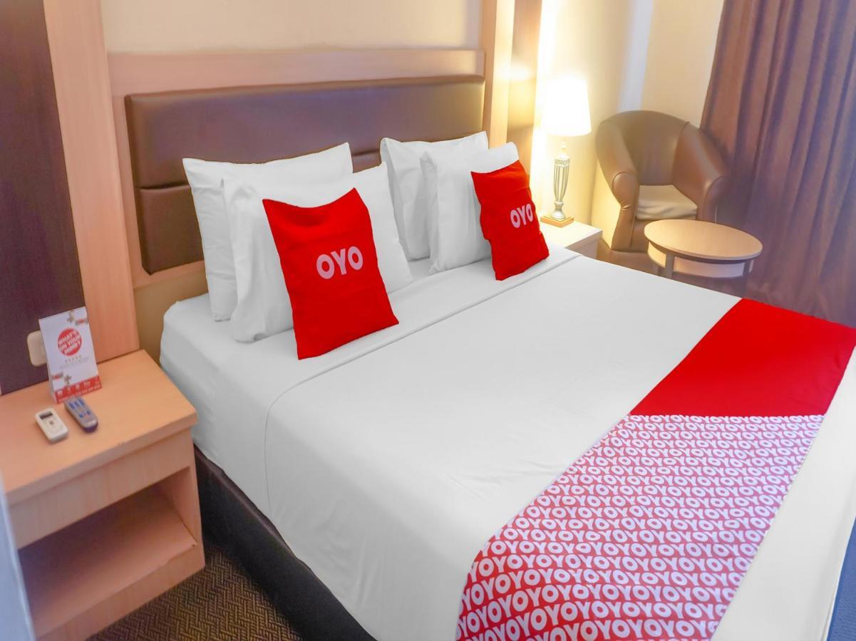 Oyo 3967 Hotel Pantai Wisata Makassar Luaran gambar