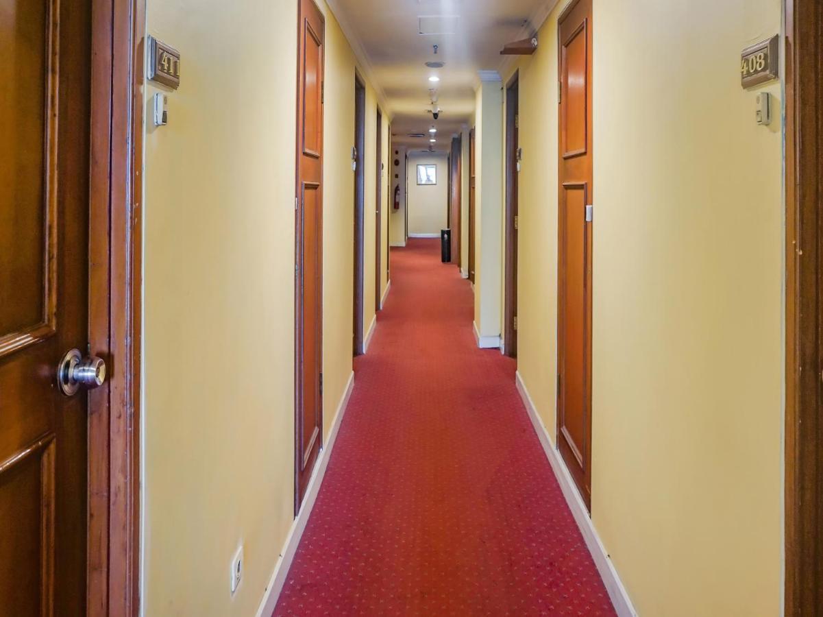Oyo 3967 Hotel Pantai Wisata Makassar Luaran gambar