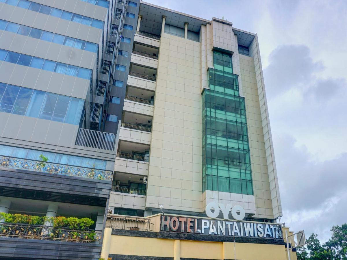 Oyo 3967 Hotel Pantai Wisata Makassar Luaran gambar