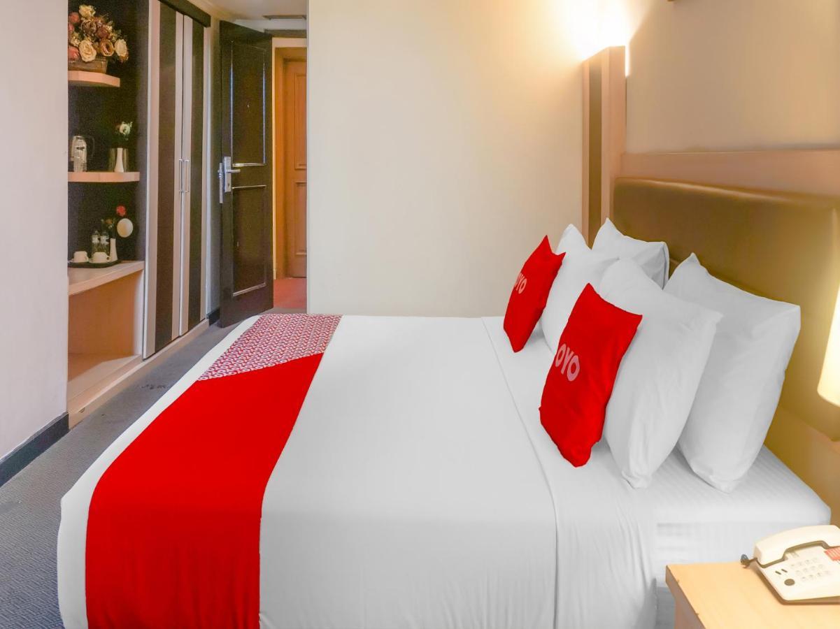 Oyo 3967 Hotel Pantai Wisata Makassar Luaran gambar