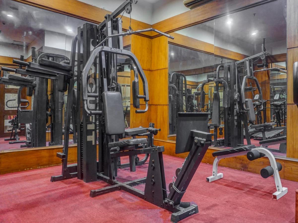 Oyo 3967 Hotel Pantai Wisata Makassar Luaran gambar